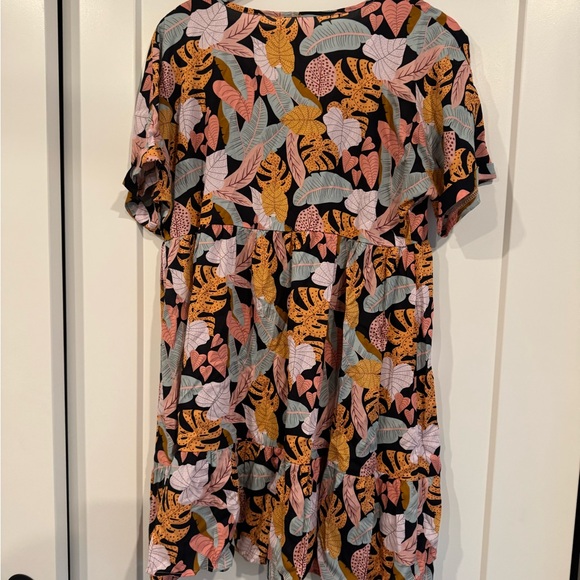 Cupshe Vibrant Leaf Pattern Mini V Neck Dress - Picture 5 of 6